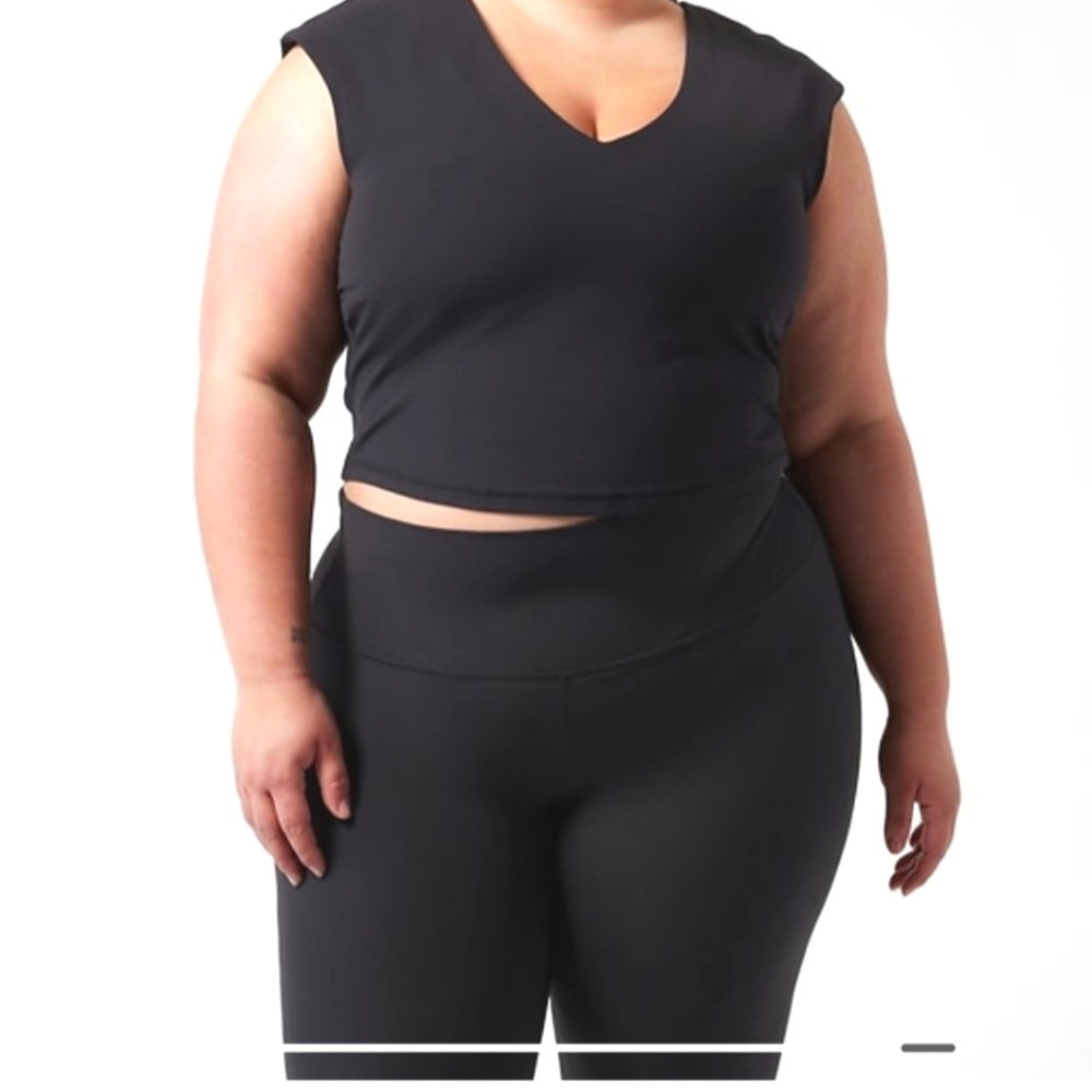 πΈ NWT Athleta Transcend Crop Tee in Black (SIZE XL + XXL) - Picture 3 of 16
